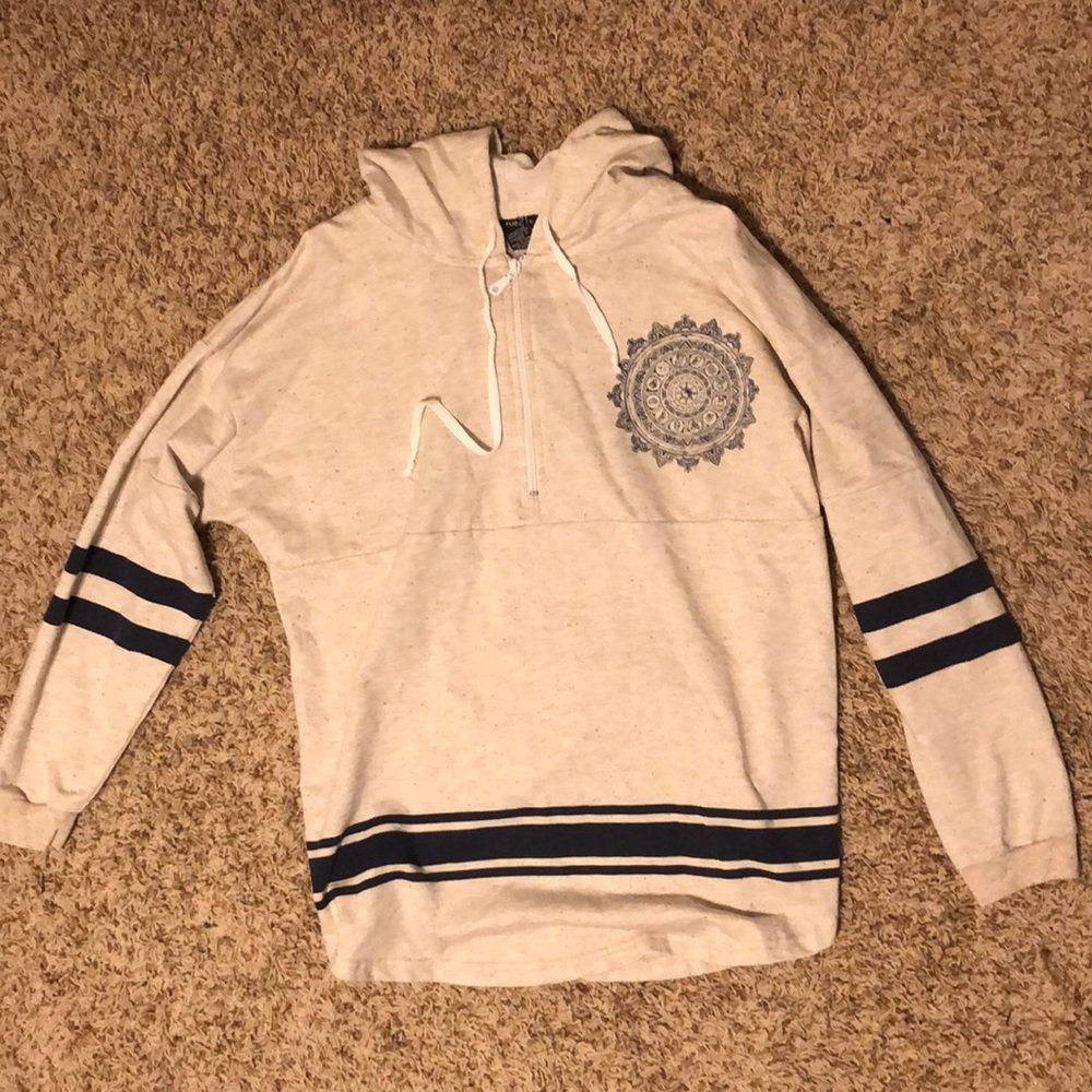 Hooded shirt